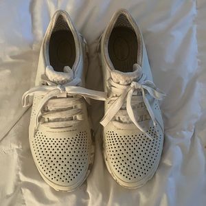 Crocs - Beige Camo Sneakers